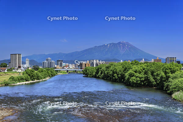 岩手山と北上川 [NHI110041674]