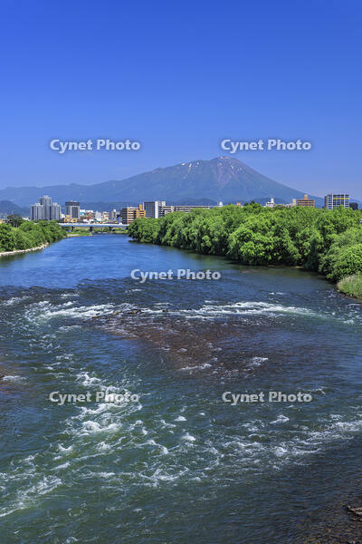 岩手山と北上川 [NHI110041676]