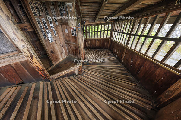 さざえ堂 [NHI110041729]