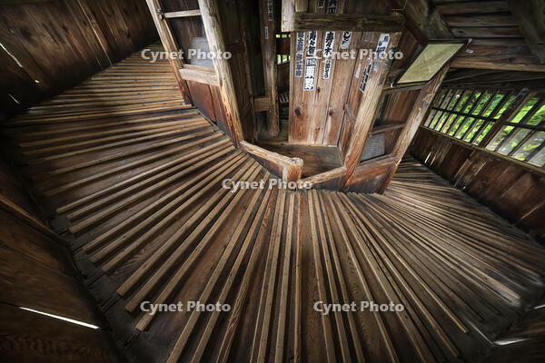 さざえ堂 [NHI110041731]