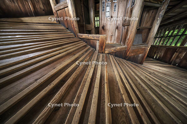 さざえ堂 [NHI110041733]