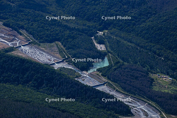 青い池と美瑛川 [TSU110011623]