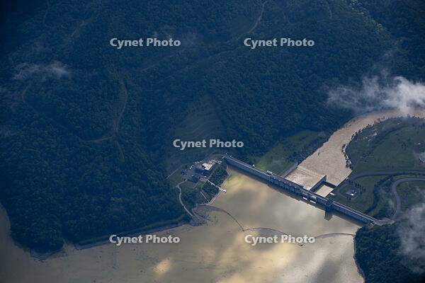 滝里湖滝里ダム [TSU110011630]