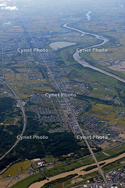 滝川市新川から美唄市光珠内まで29.2kmの日本一長い道路 [TSU110011633]