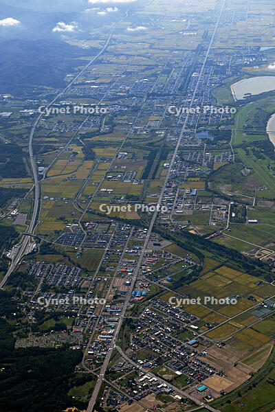 滝川市新川から美唄市光珠内まで29.2kmの日本一長い道路 [TSU110011636]