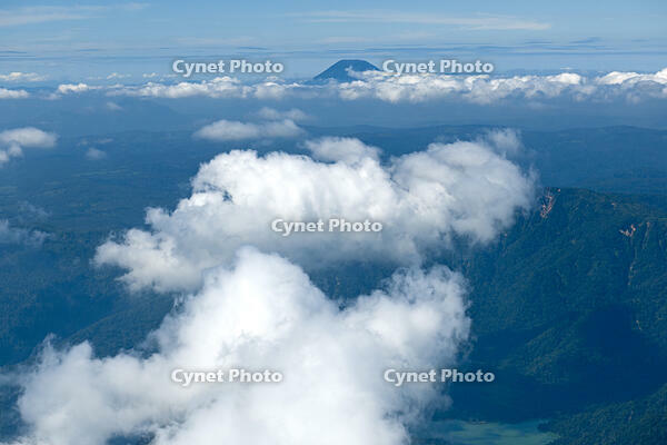雲上の羊蹄山 [TSU110011671]
