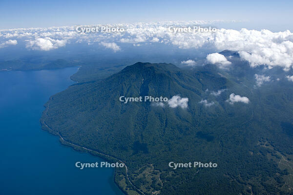 風不死岳と樽前山 [TSU110011676]