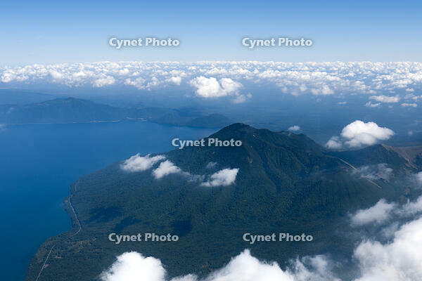 風不死岳から支笏湖 [TSU110011680]