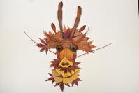 落ち葉遊び　リュウ(辰) [XJU110005151]