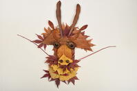 落ち葉遊び　リュウ(辰) [XJU110005152]